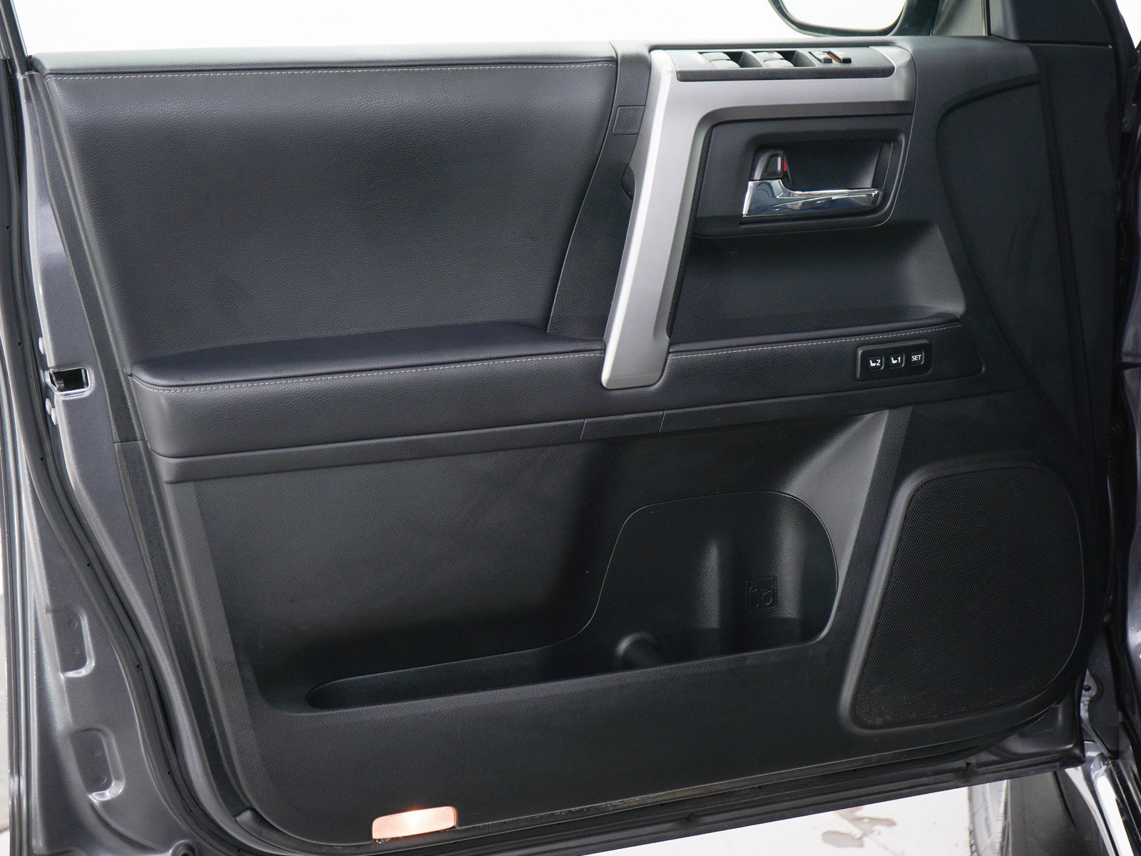 Used 2022 Toyota 4Runner Limited AWD/4WD image 19