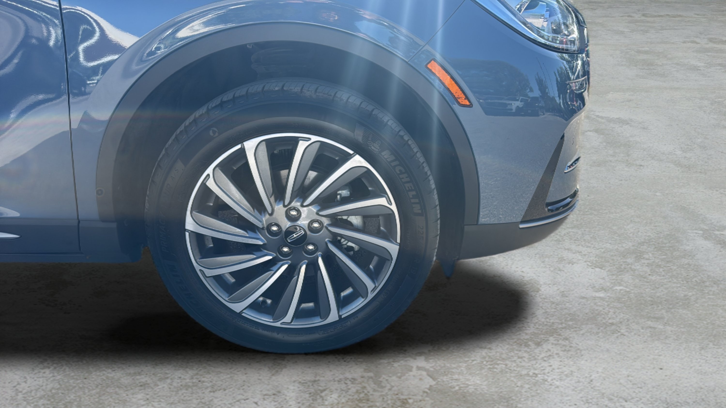 Used 2025 Lincoln Corsair Reserve FWD image 27