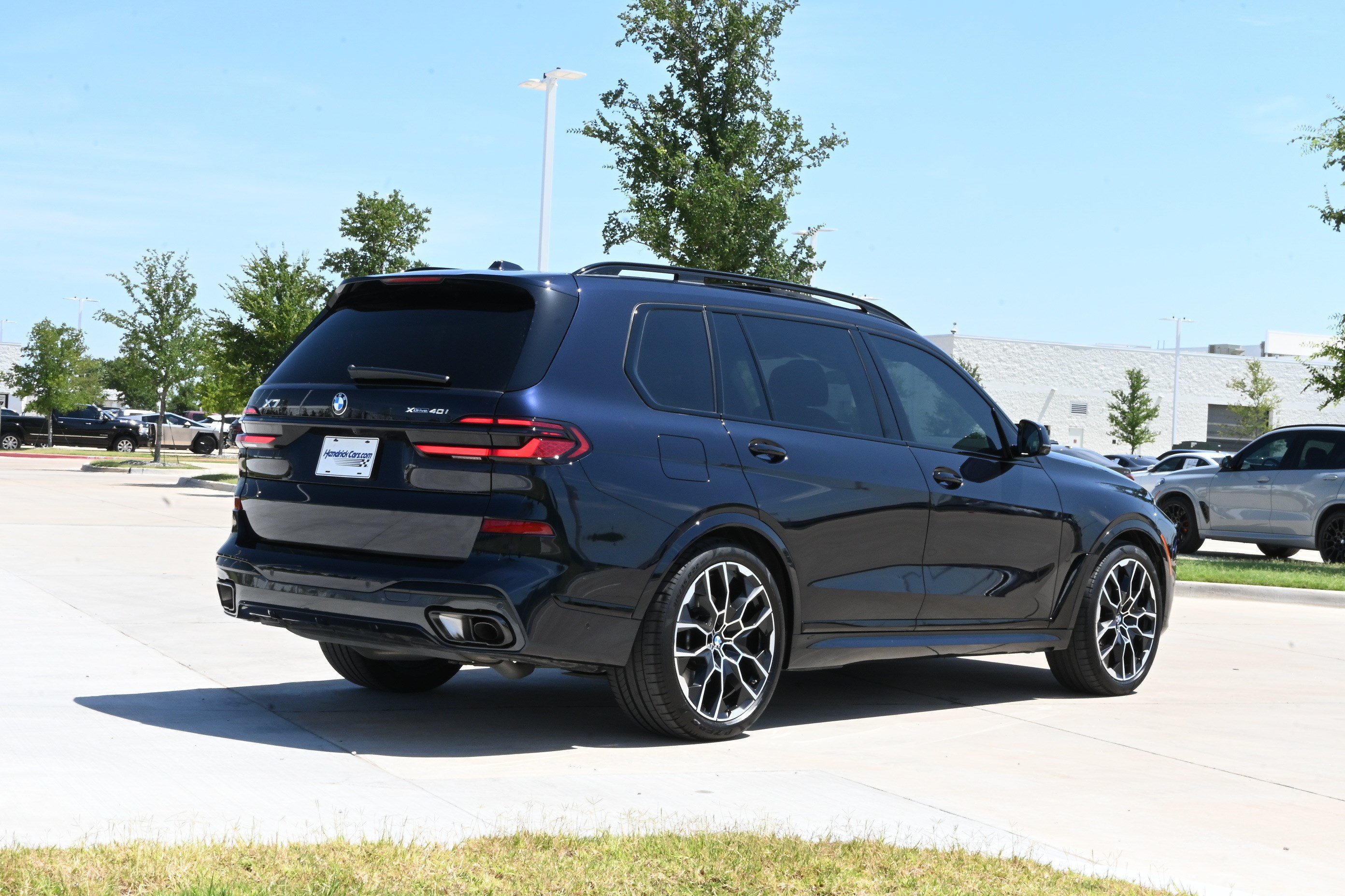 Certified 2026 BMW X7 xDrive40i w/ M Sport Package AWD/4WD image 9
