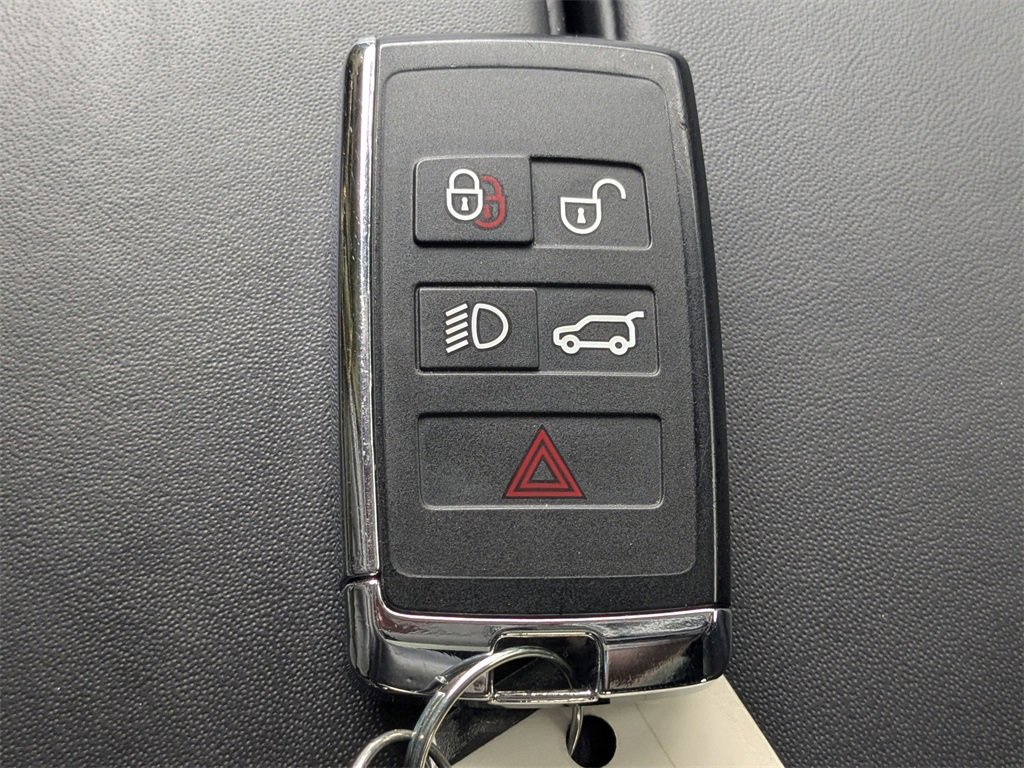 Used 2021 Land Rover Range Rover Velar R-Dynamic HSE image 36