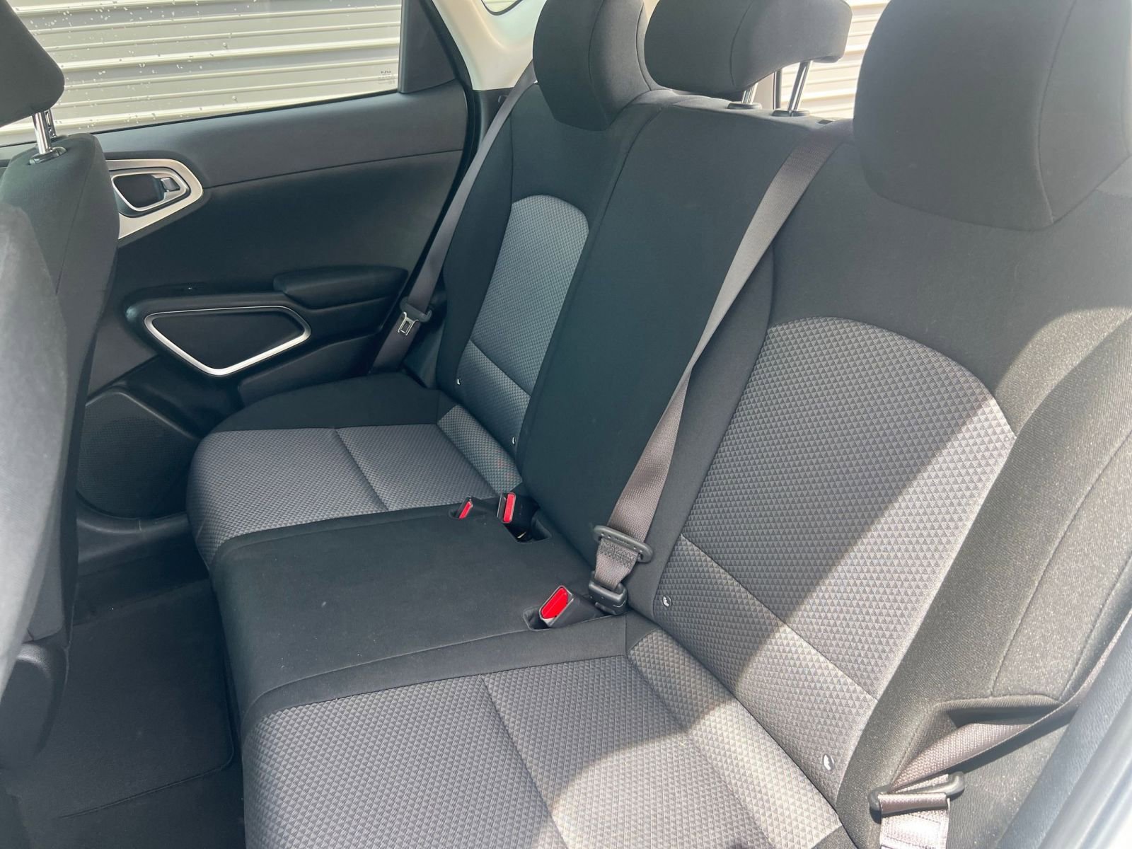 Used 2025 Kia Soul LX w/ LX Technology Package FWD image 21