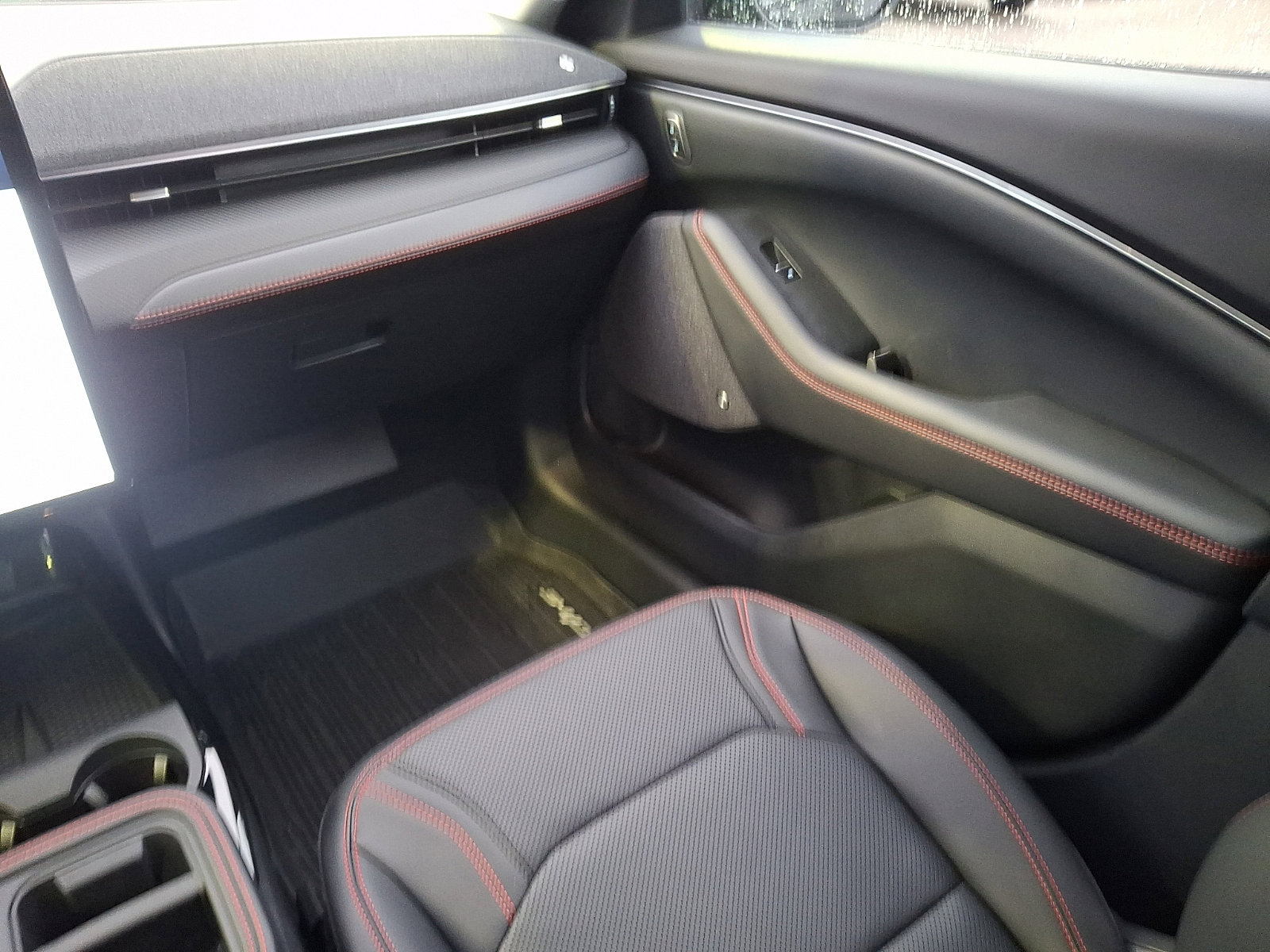 Certified 2025 Ford Mustang Mach-E Premium w/ Sport Appearance Package image 16