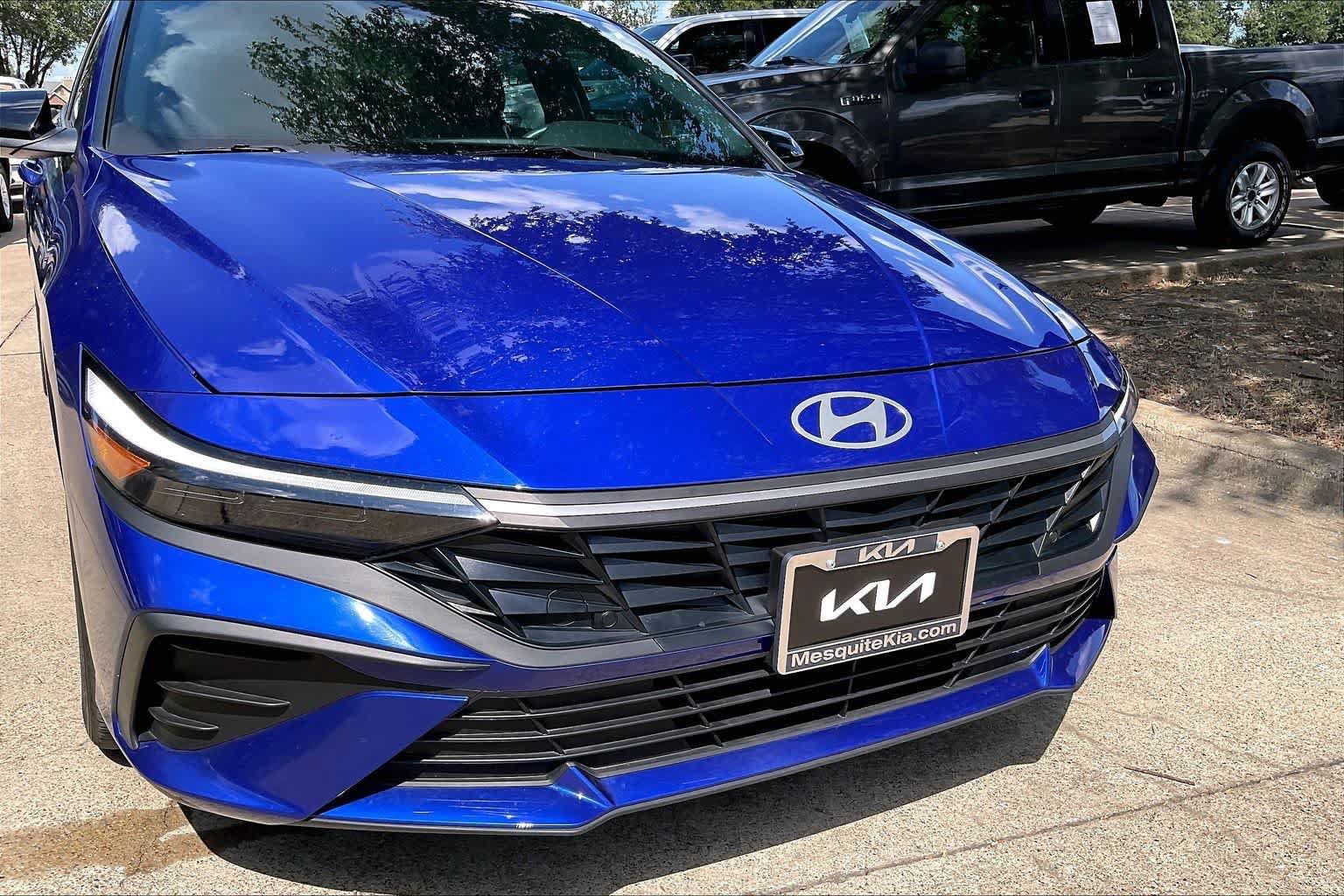 Used 2025 Hyundai Elantra Sport FWD image 29