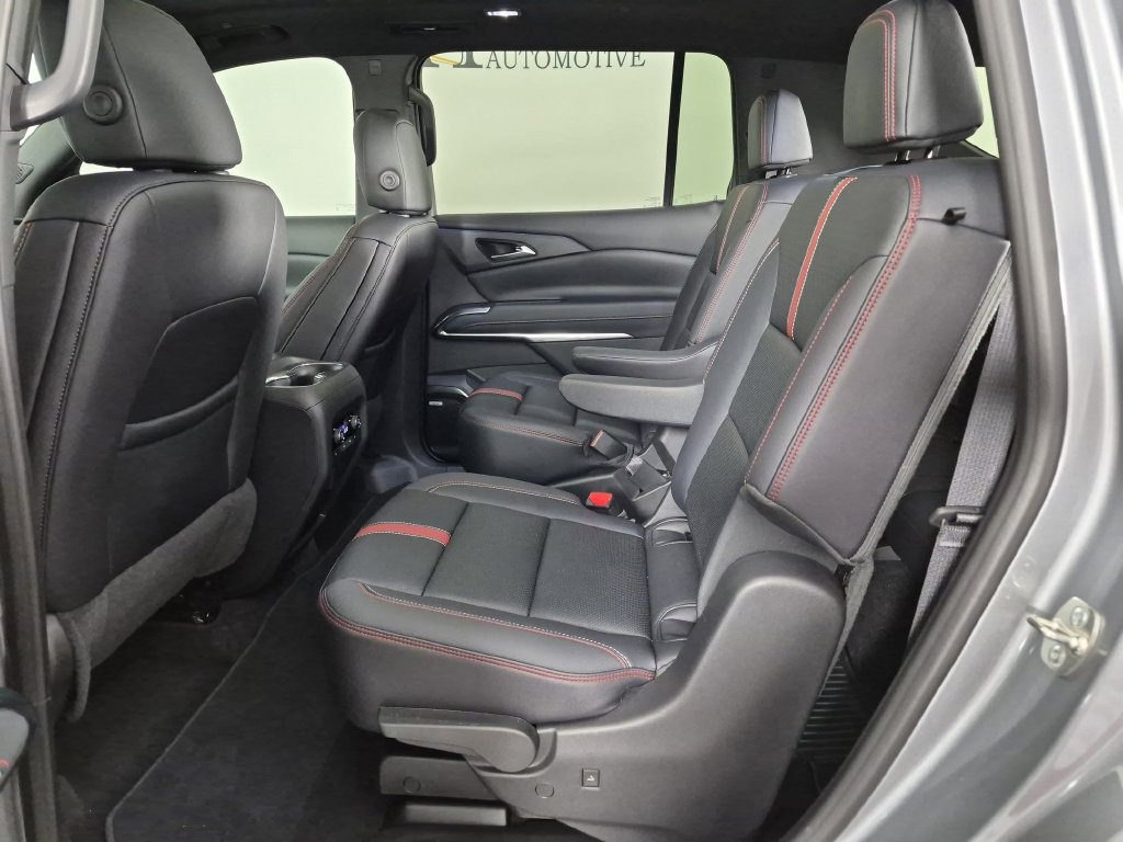 Used 2026 Chevrolet Traverse RS FWD image 31