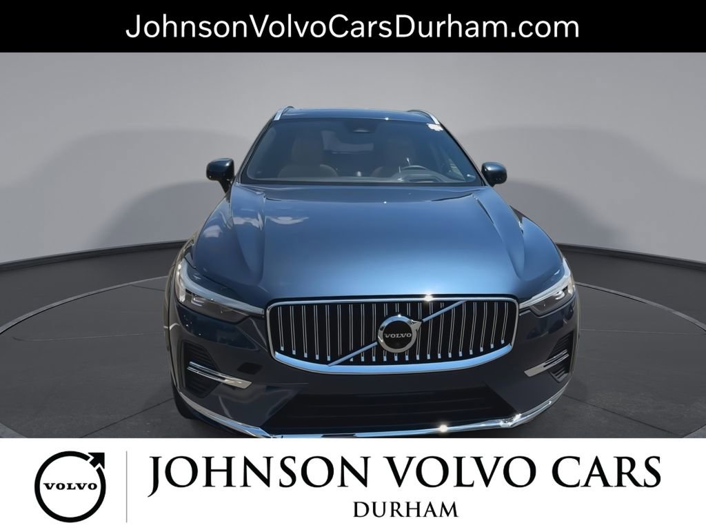 Used 2023 Volvo XC60 B5 Ultimate w/ Protection Package Premier AWD/4WD image 3