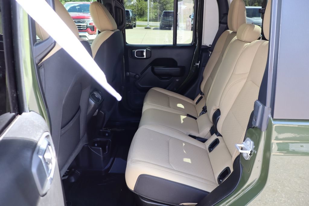 Used 2022 Jeep Gladiator Sport AWD/4WD image 38