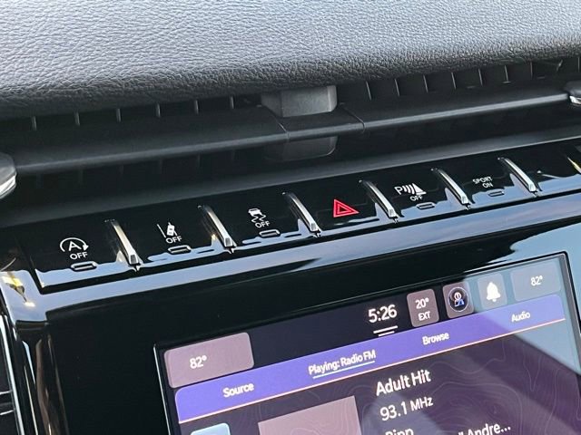 Used 2023 Jeep Grand Cherokee Laredo image 35