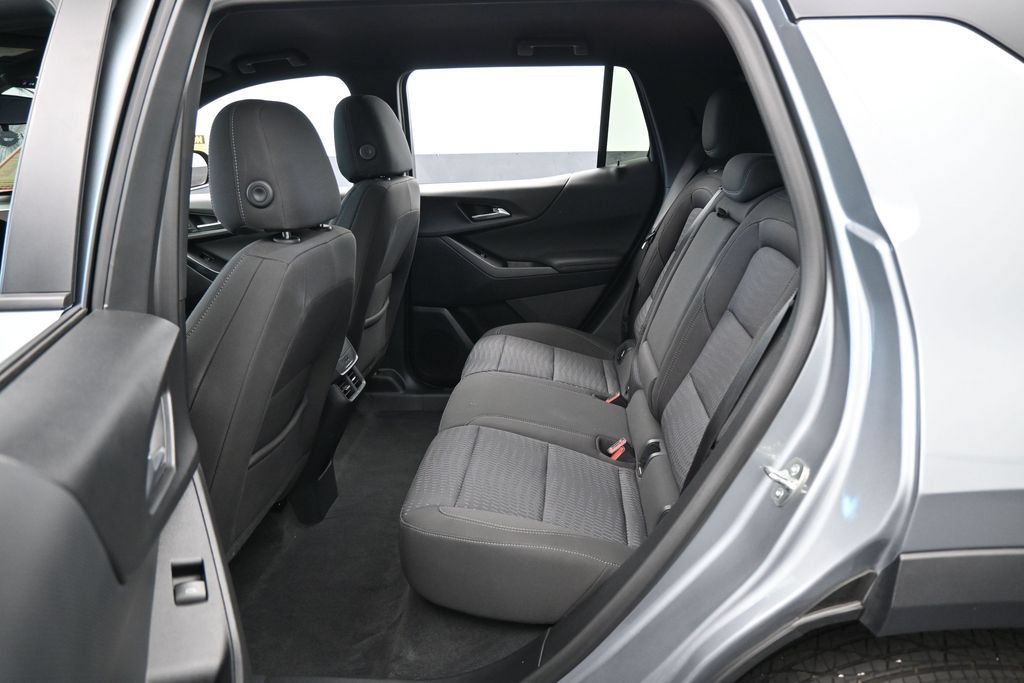 Used 2026 Chevrolet Equinox LT FWD image 30