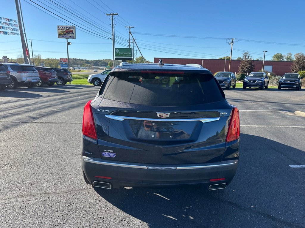 Used 2017 Cadillac XT5 Luxury w/ Driver Awareness Package image 4