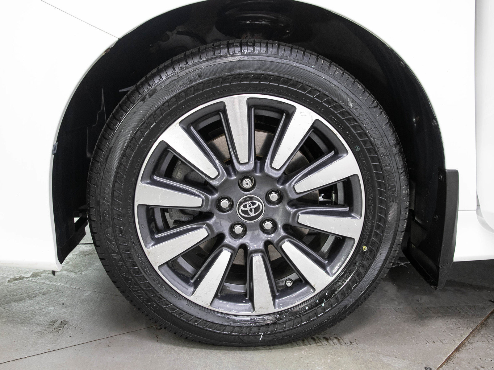 Used 2018 Toyota Sienna LE AWD/4WD image 29