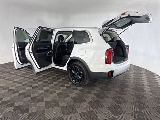 Certified 2023 Kia Telluride S w/ S Sunroof Package image 18