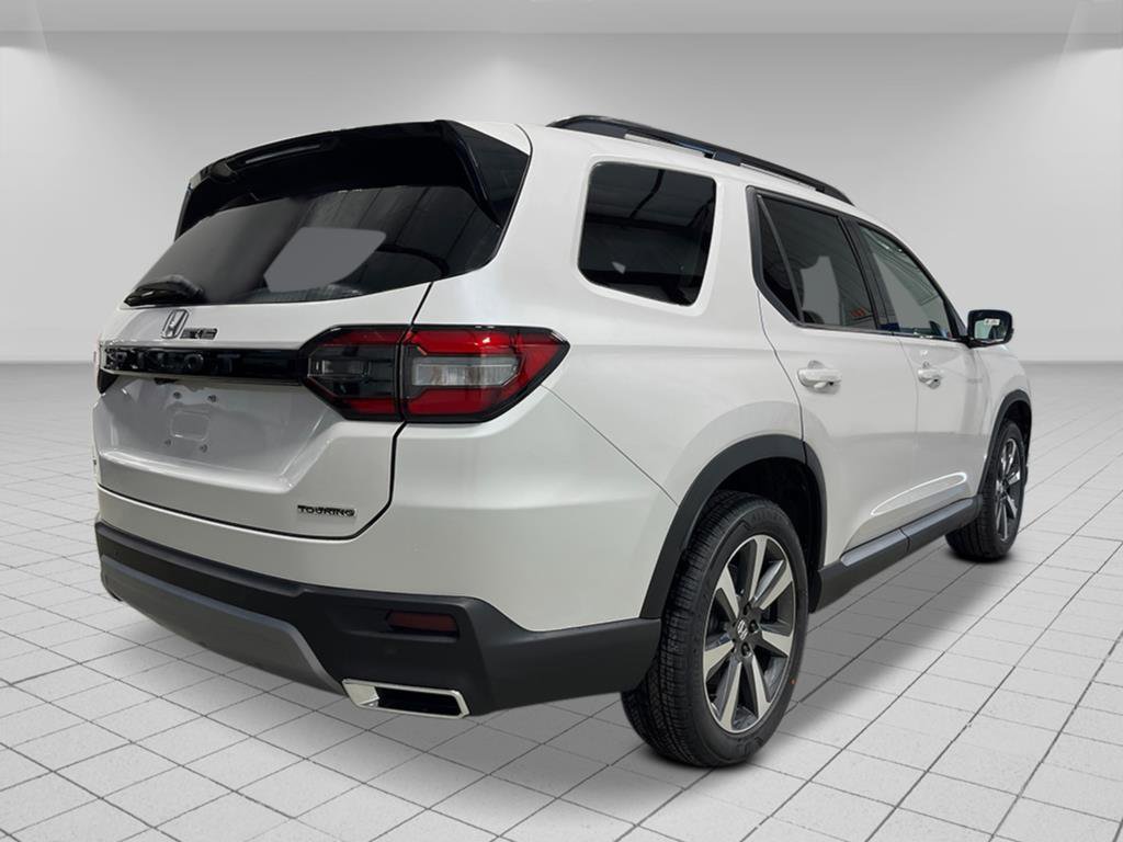 New 2025 Honda Pilot Touring image 5