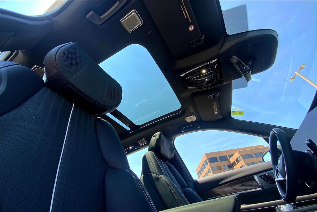 New 2026 Cadillac Vistiq Sport image 32