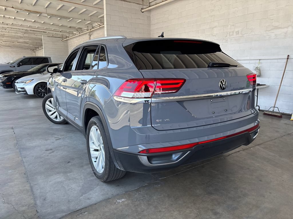 Used 2022 Volkswagen Atlas Cross Sport SE FWD image 4