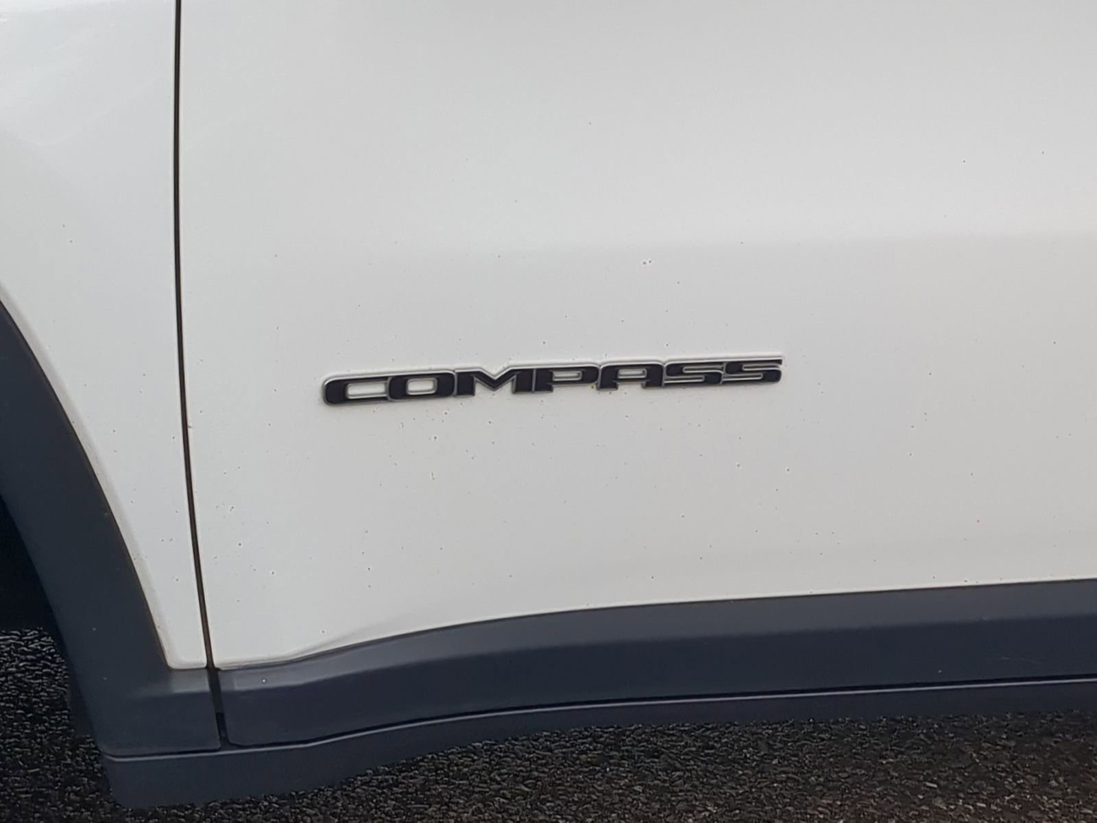 Used 2018 Jeep Compass Limited image 16