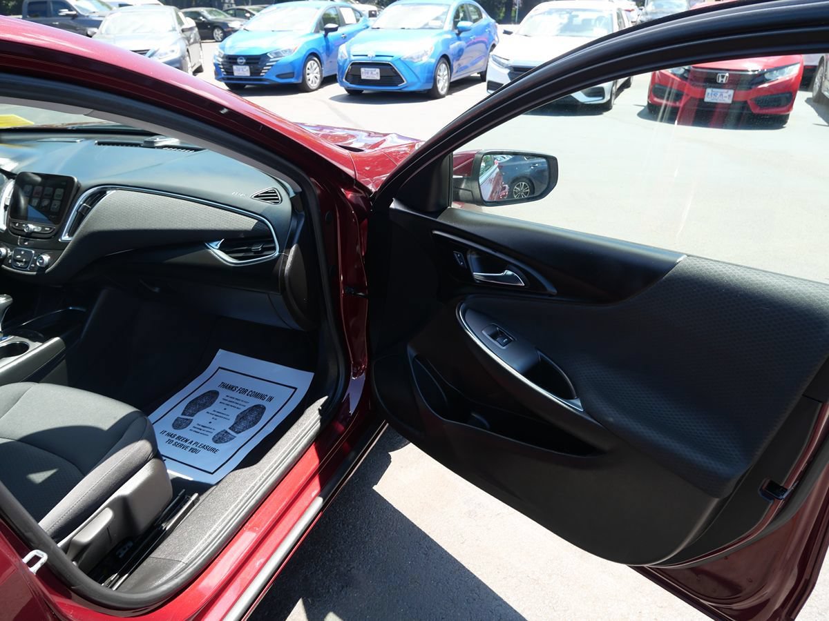 Used 2016 Chevrolet Malibu LT w/ Driver Confidence Package FWD image 22