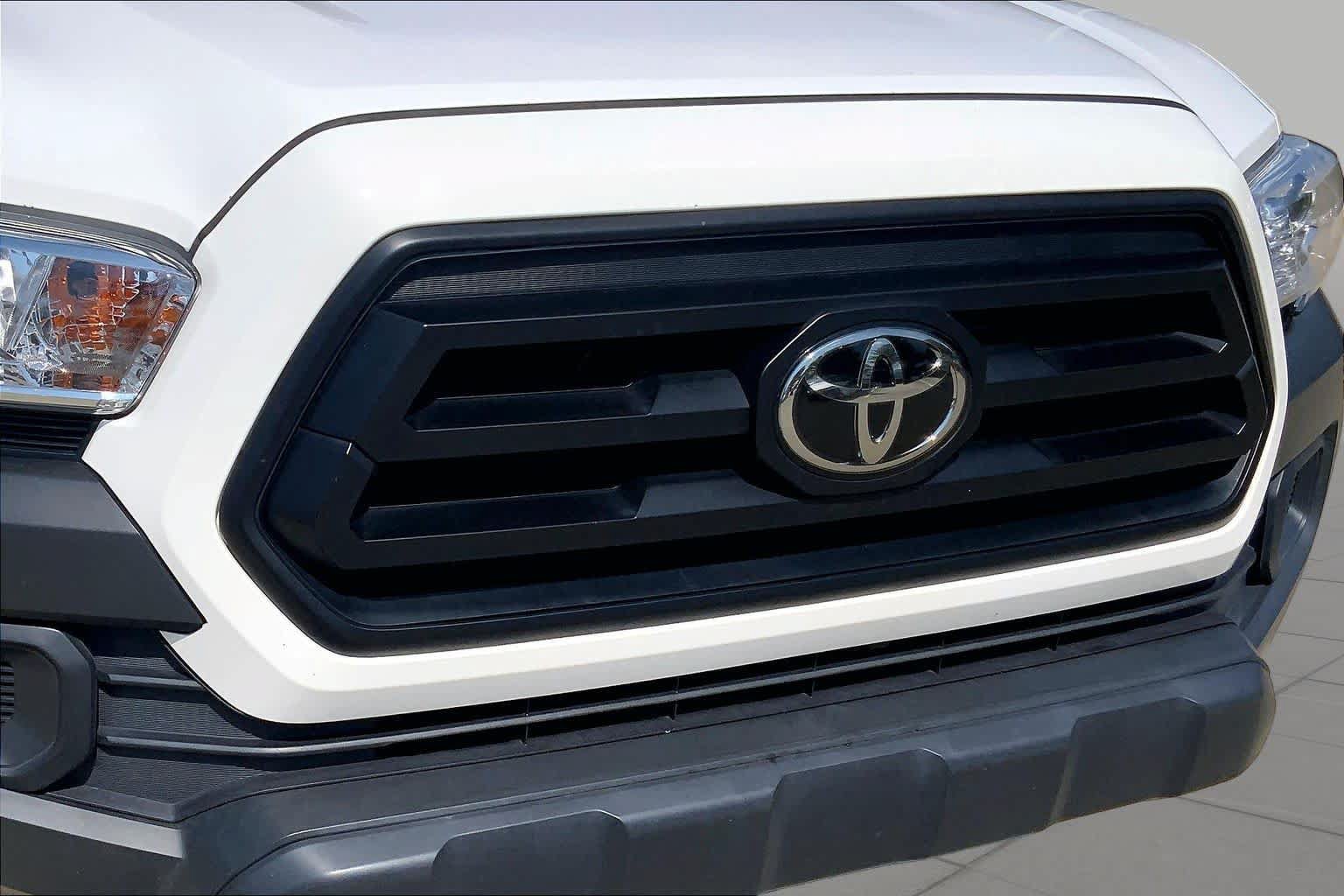 Used 2023 Toyota Tacoma SR RWD image 28