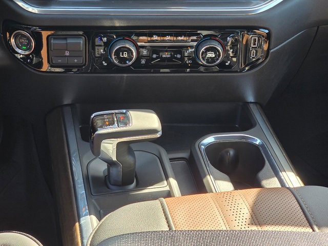 New 2026 Chevrolet Silverado 1500 High Country w/ High Country Premium Package image 14