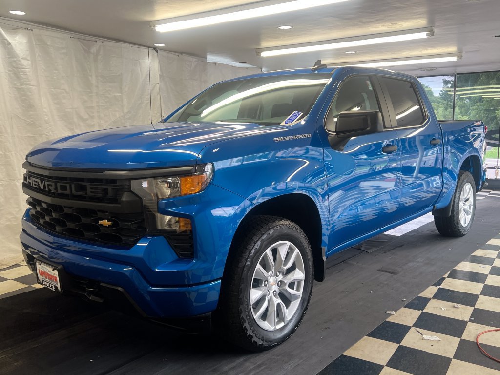 Used 2023 Chevrolet Silverado 1500 Custom AWD/4WD image 5