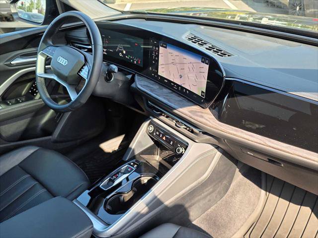 Used 2025 Audi Q5 Premium w/ Convenience Package AWD/4WD image 11