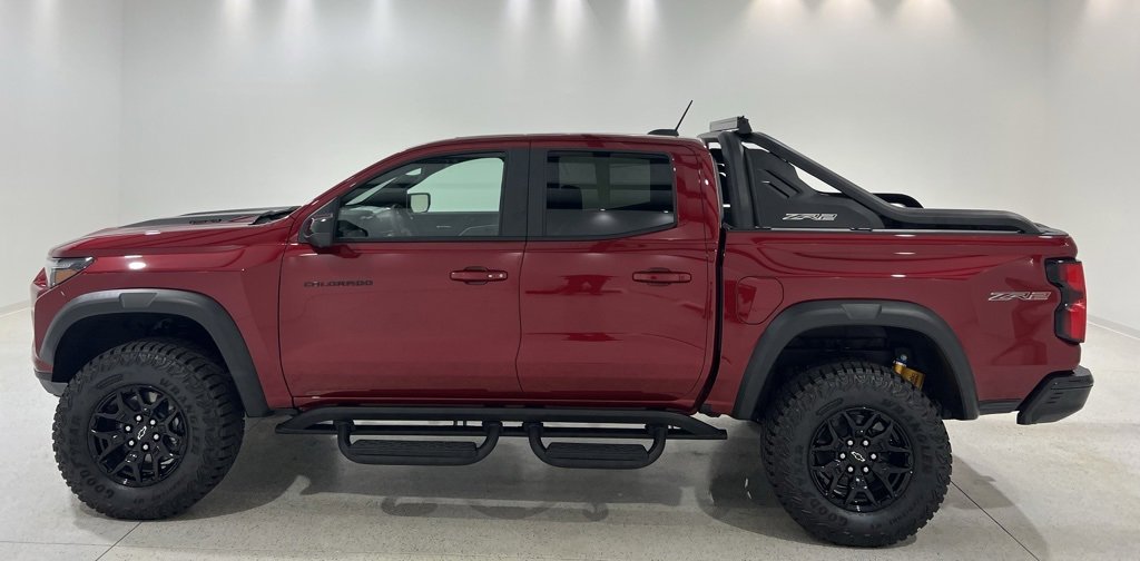 New 2025 Chevrolet Colorado ZR2 w/ Midnight Edition image 2