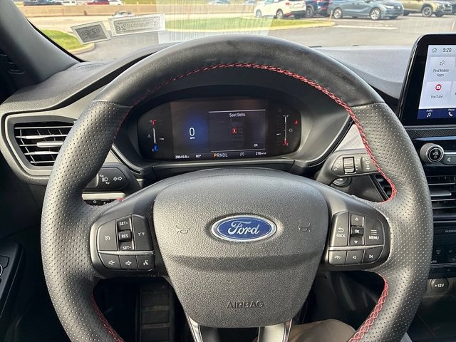Used 2025 Ford Escape ST-Line Select AWD/4WD image 22