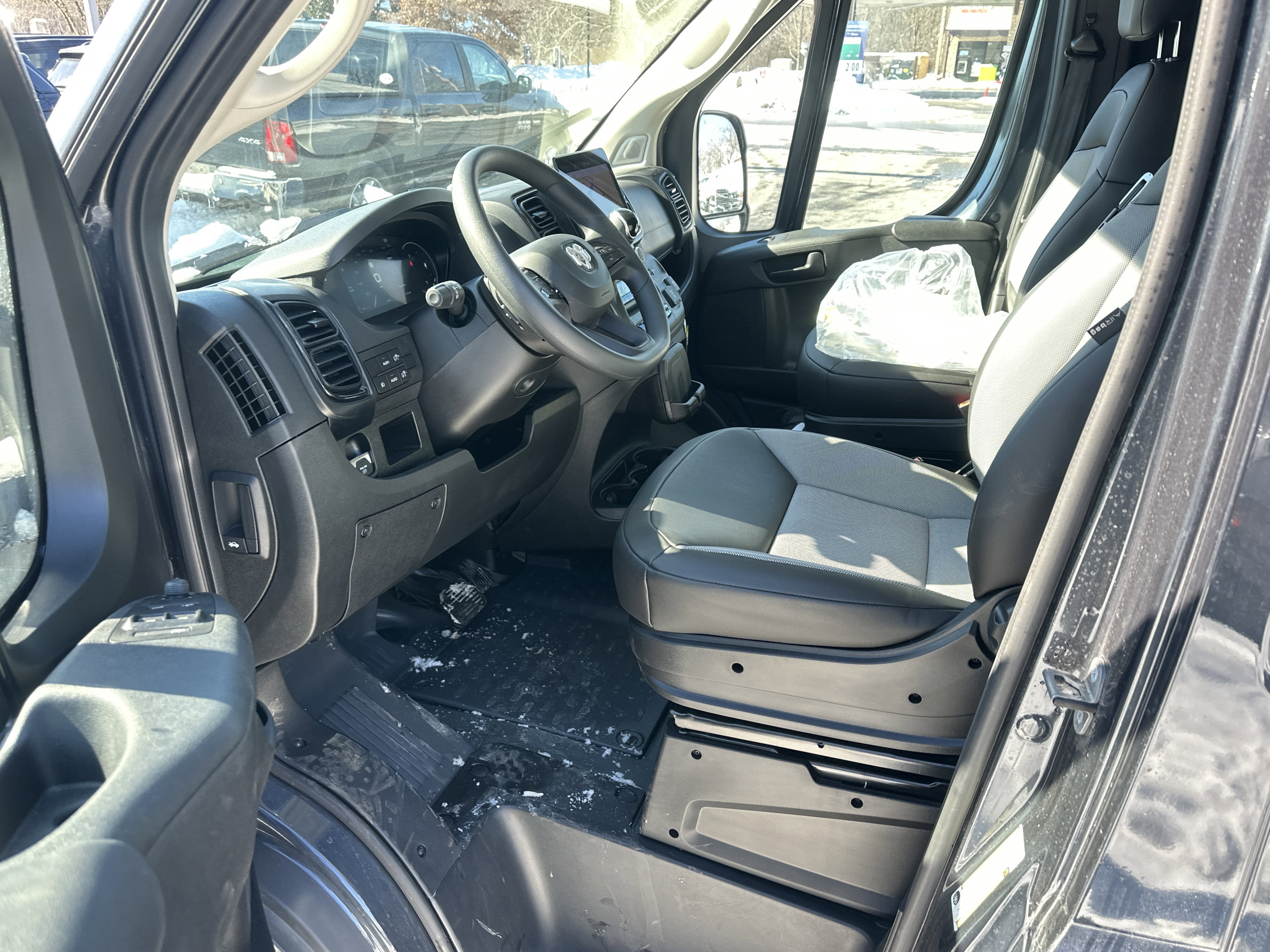 New 2026 RAM ProMaster 3500 w/ Premium Convenience Group image 28