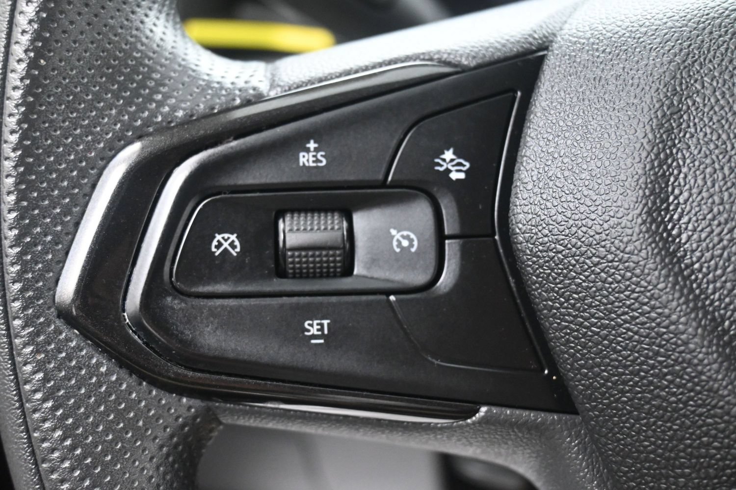 Used 2024 Chevrolet Trax LT FWD image 20