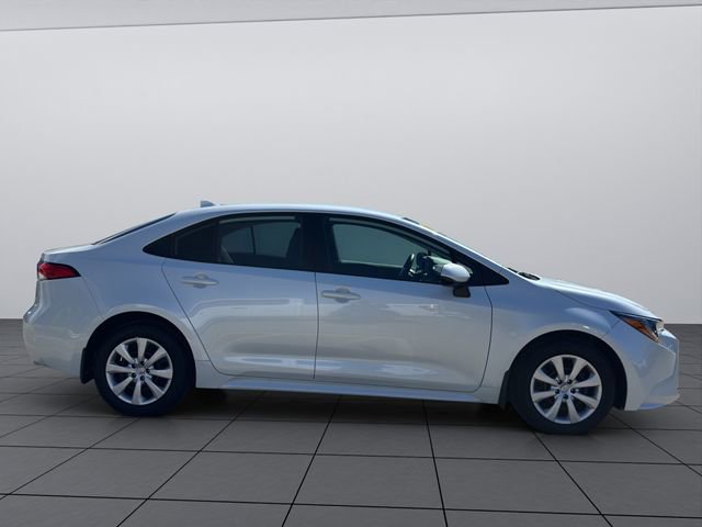 Used 2025 Toyota Corolla LE image 7