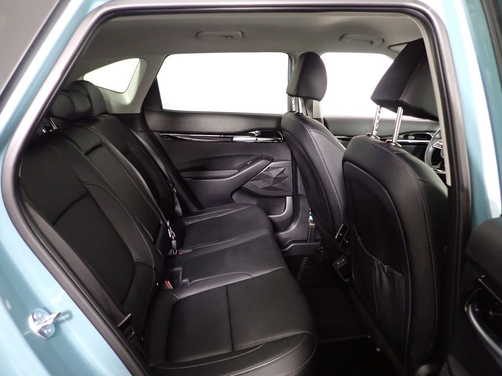 Used 2025 Kia Seltos SX AWD/4WD image 32