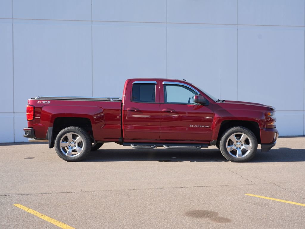 Used 2017 Chevrolet Silverado 1500 LT w/ True North Edition image 2