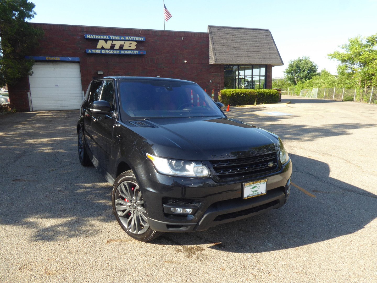 Used 2017 Land Rover Range Rover Sport Supercharged image 3