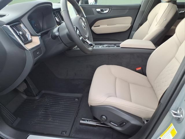 New 2026 Volvo XC60 B5 Plus w/ Protection Package Premier AWD/4WD image 15
