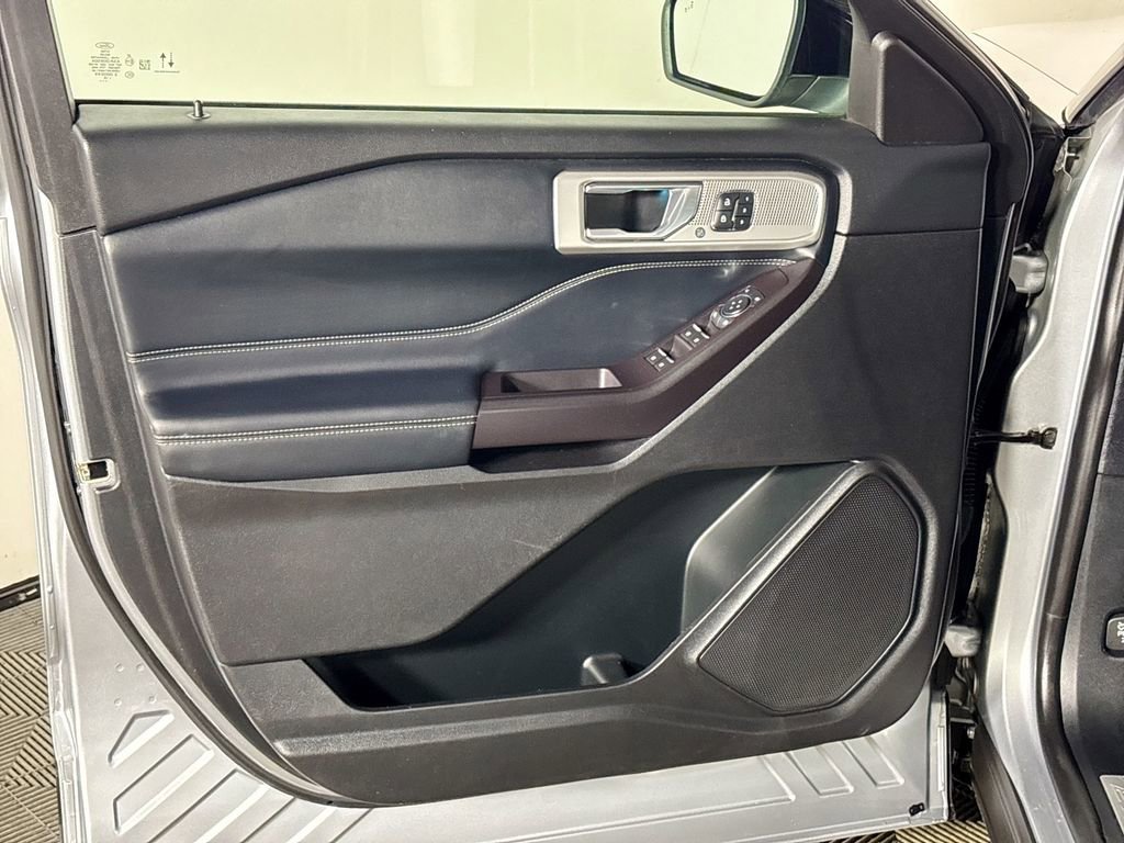 Used 2020 Ford Explorer Limited image 10
