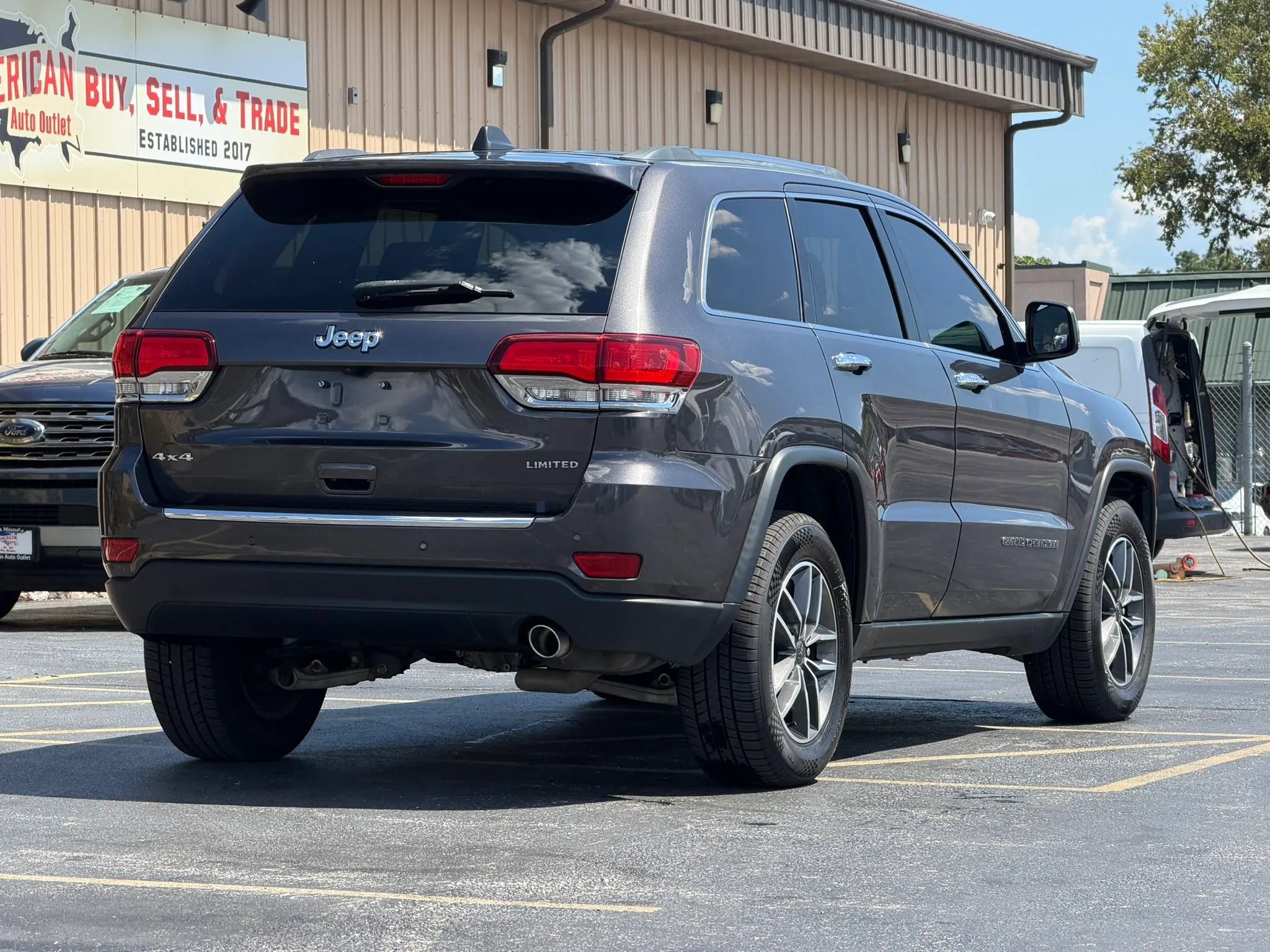 Used 2020 Jeep Grand Cherokee Limited AWD/4WD image 47