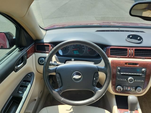 Used 2009 Chevrolet Impala LT w/ Luxury Edition Package FWD image 11