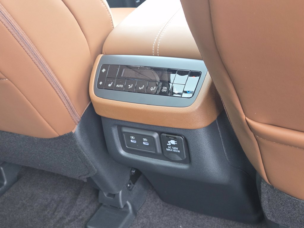 New 2026 Nissan Pathfinder Platinum AWD/4WD image 19