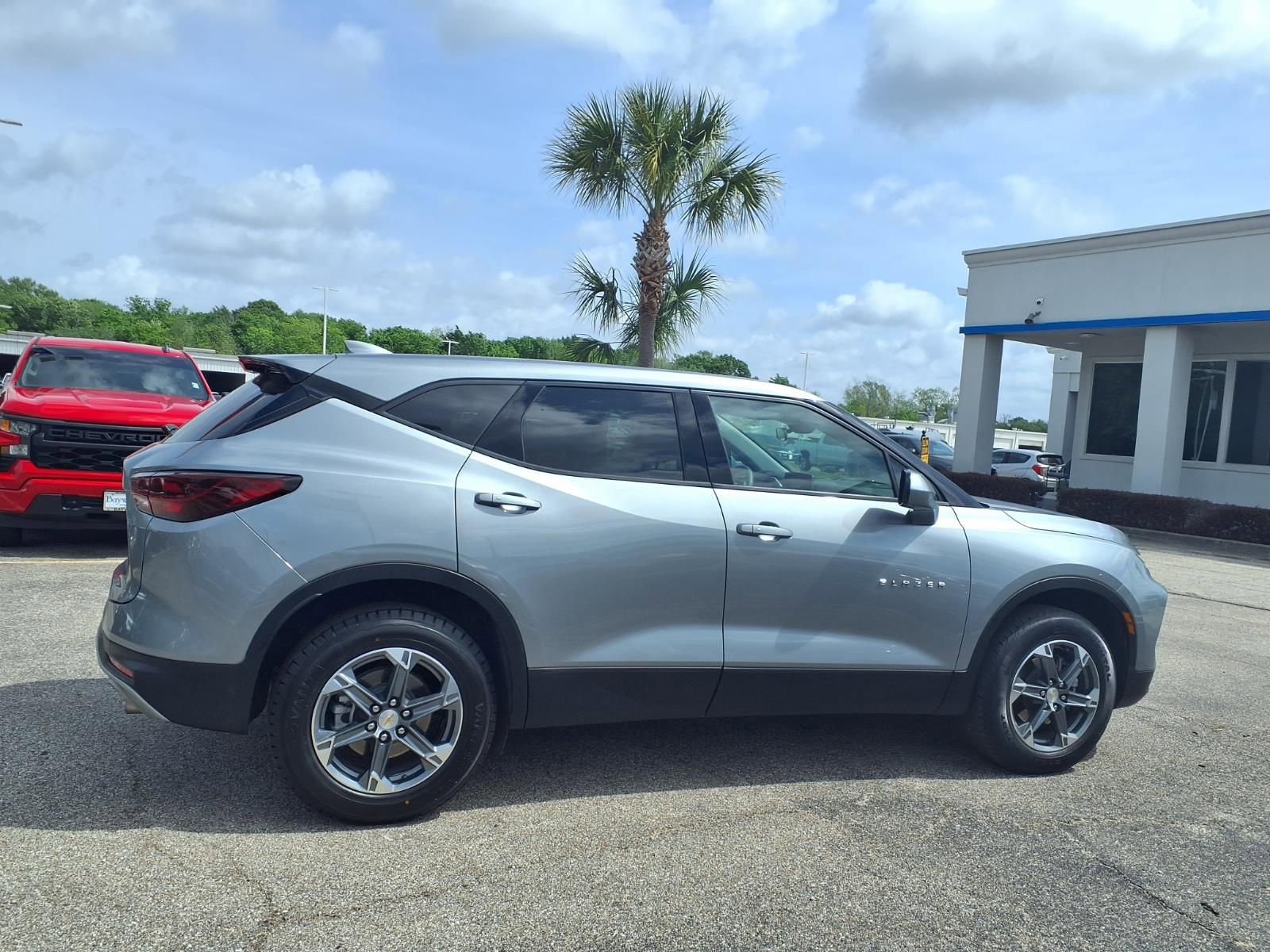 Used 2025 Chevrolet Blazer LT FWD image 21