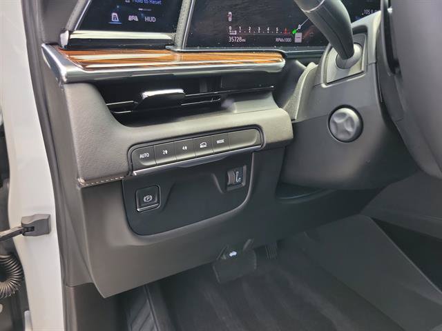 Certified 2023 Cadillac Escalade Premium Luxury AWD/4WD image 60