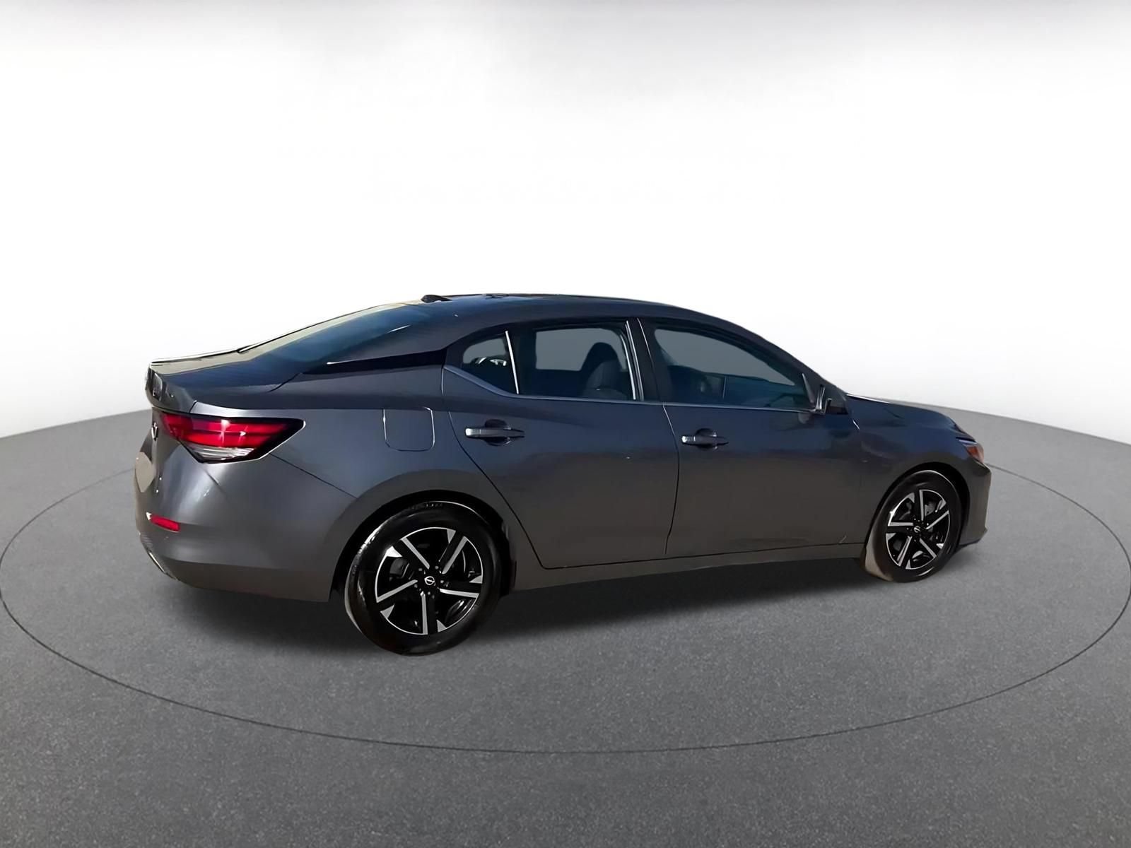 Used 2025 Nissan Sentra SV FWD image 15