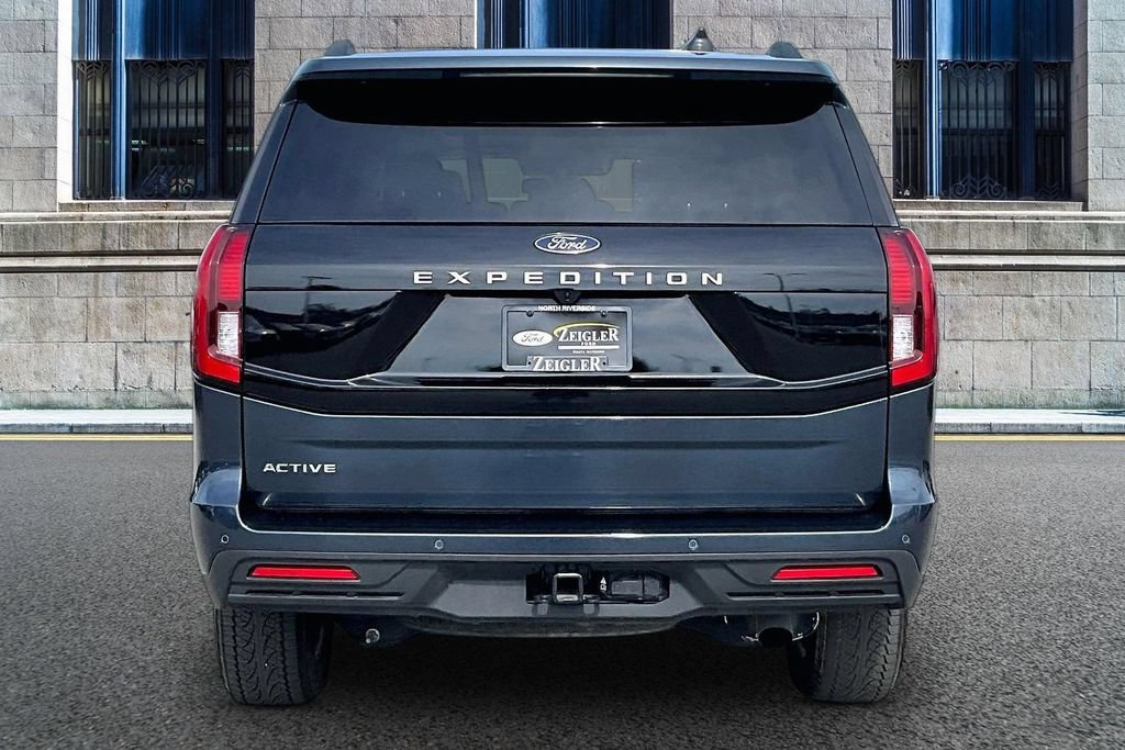 Certified 2025 Ford Expedition Active AWD/4WD image 4