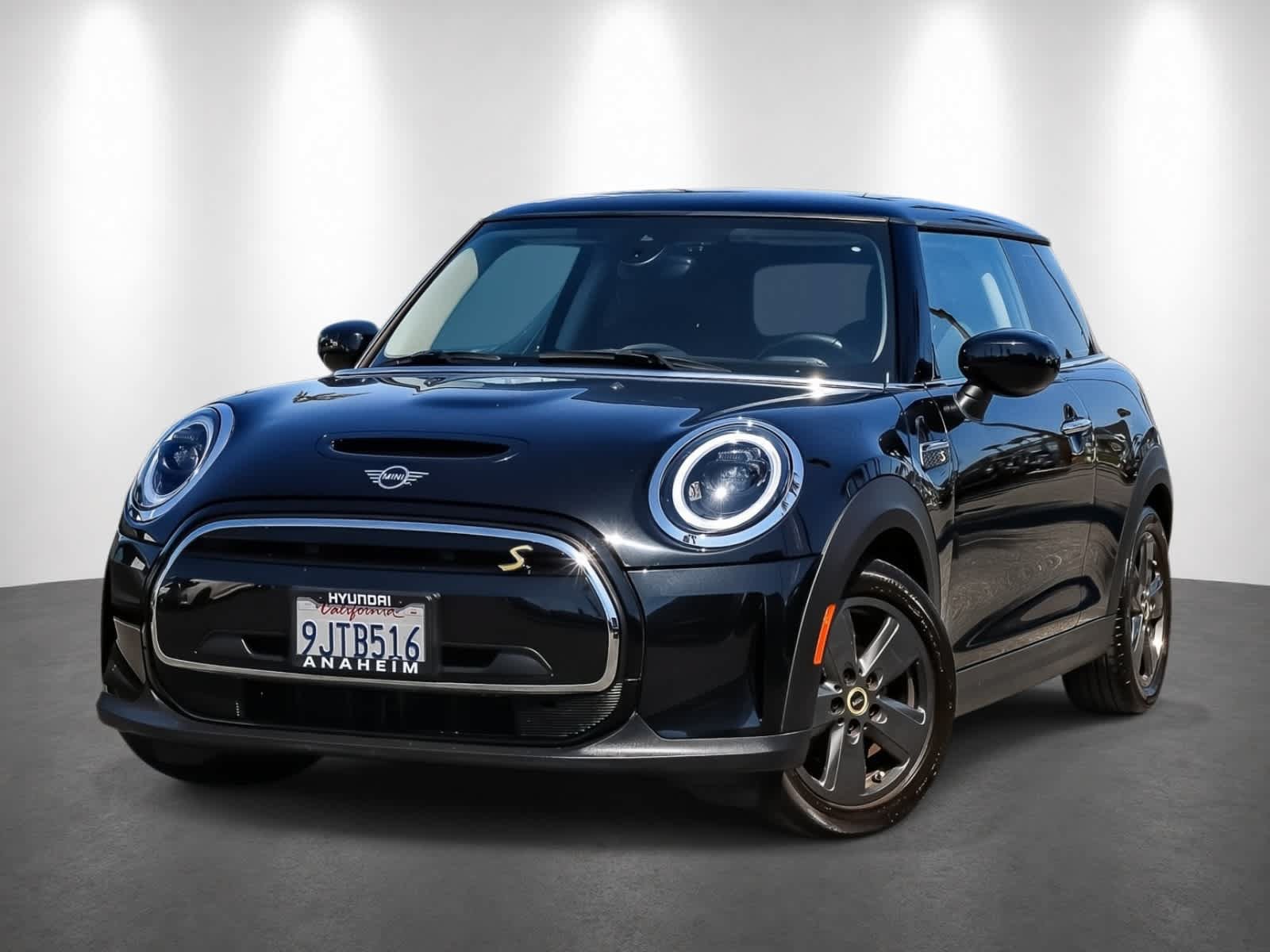 Used 2024 MINI Cooper SE FWD image 1