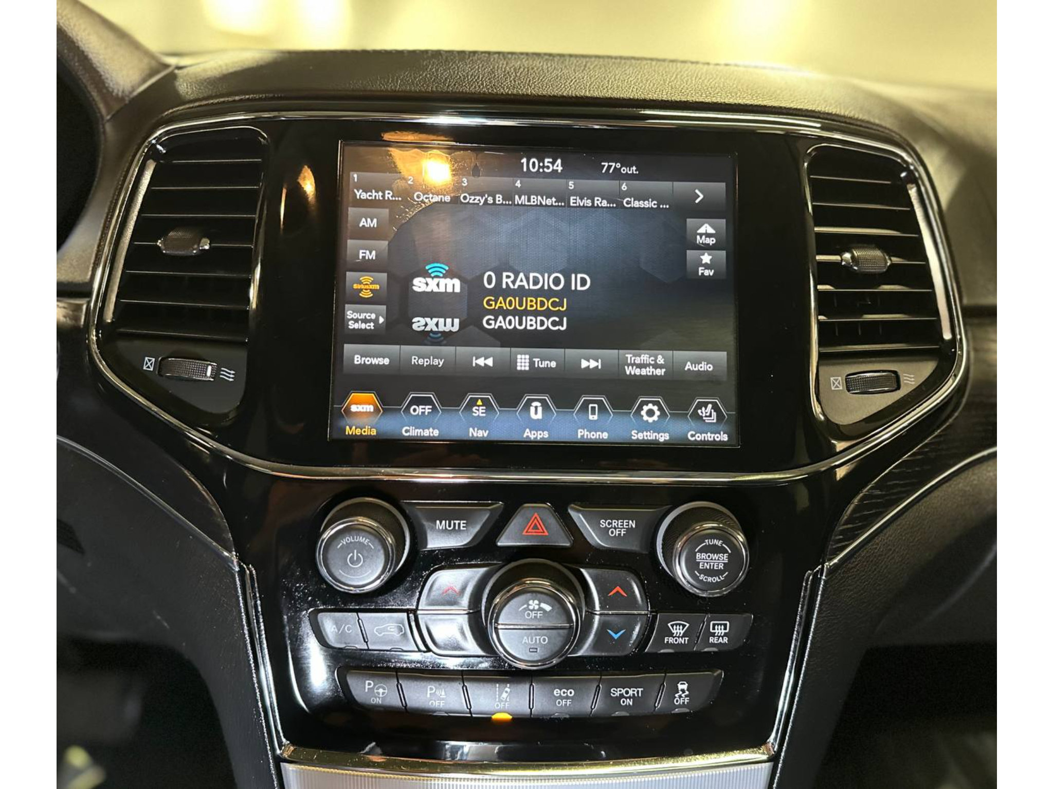 Used 2020 Jeep Grand Cherokee Summit w/ Platinum Series Group AWD/4WD image 27