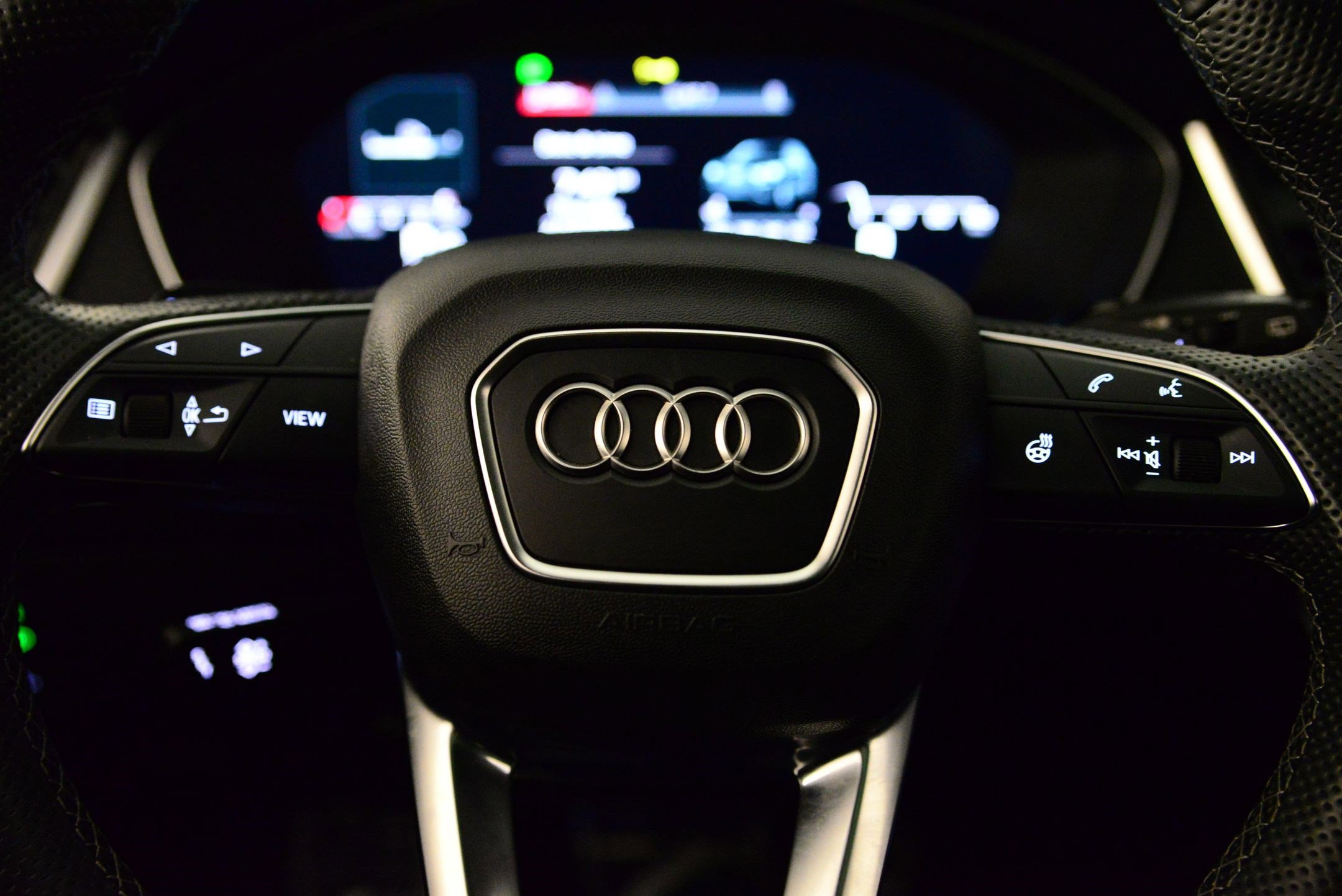 Used 2022 Audi SQ5 Premium Plus w/ Premium Plus Package image 34