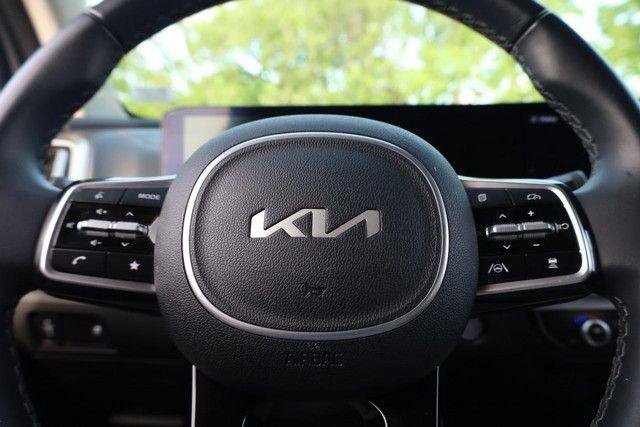 Used 2024 Kia Sorento S w/ Panoramic Sunroof Package AWD/4WD image 13