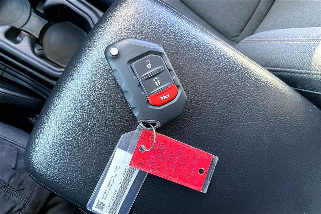 Used 2024 Jeep Wrangler Sport S image 10