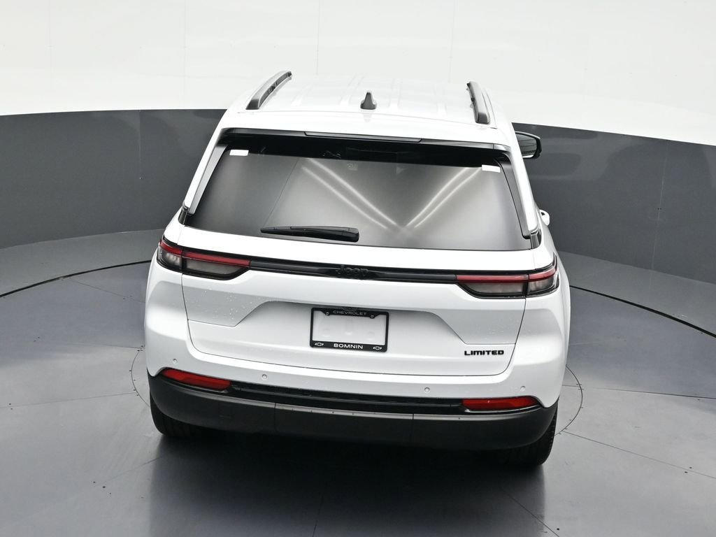 Used 2025 Jeep Grand Cherokee Limited w/ Black Appearance Package image 18