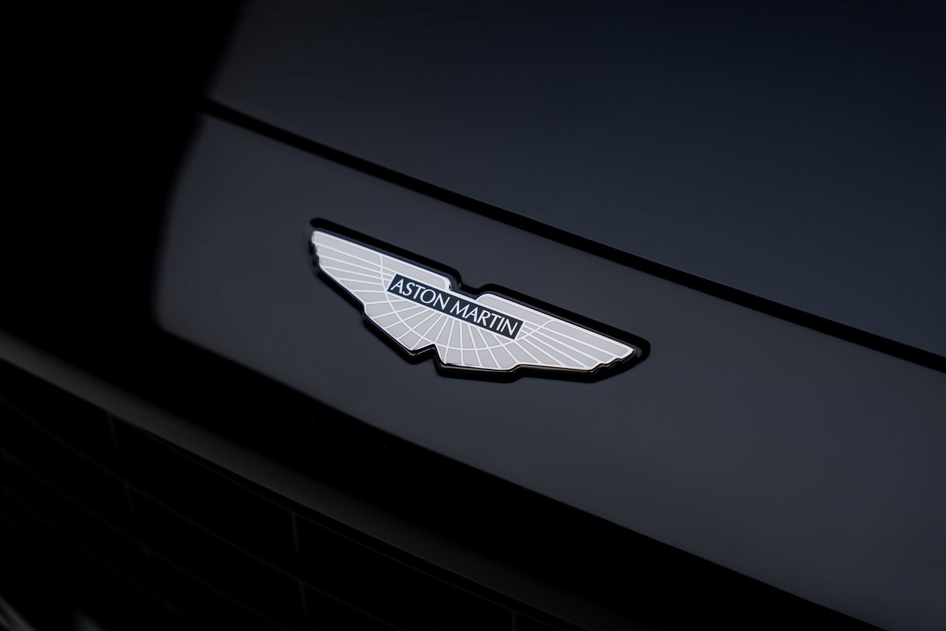 Used 2021 Aston Martin DBX AWD/4WD image 13