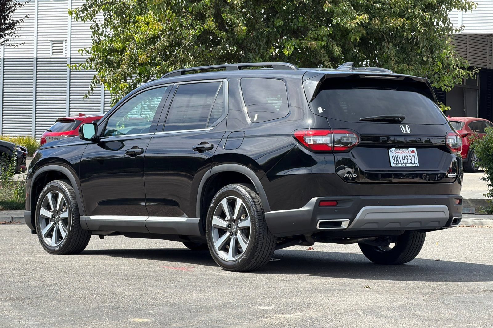 Certified 2025 Honda Pilot Touring image 6