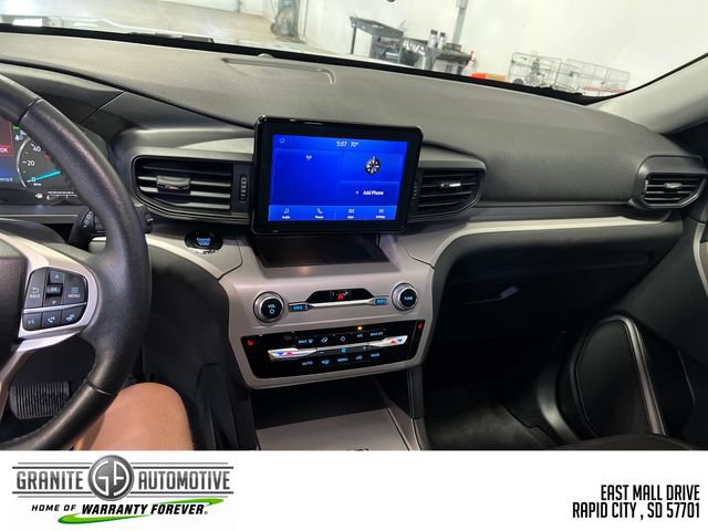 Used 2024 Ford Explorer XLT AWD/4WD image 13